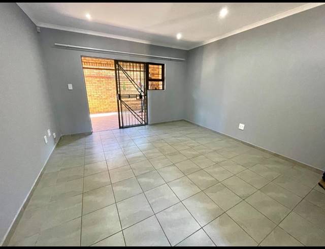 3 BEDROOM APARTMENT FOR SALE IN CHANCLIFF RIDGE